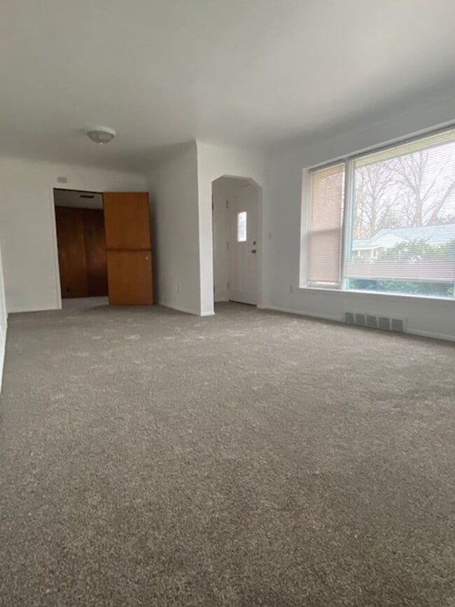 Photo - CHARMING, 3 BED 1 BATH RANCH - LIVONIA