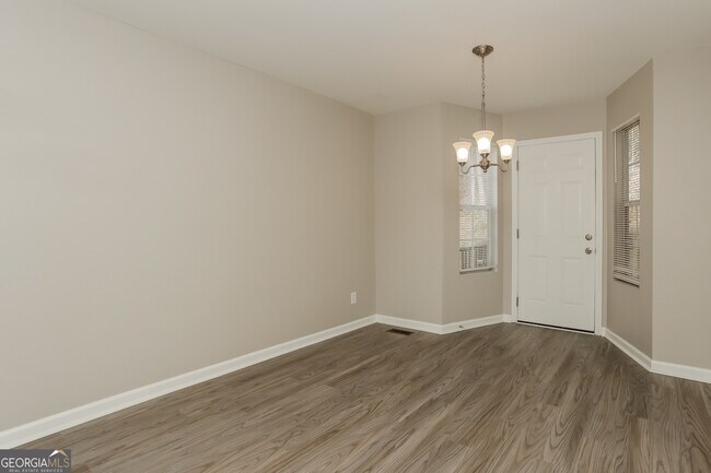 Photo - 1234 Justin Ln