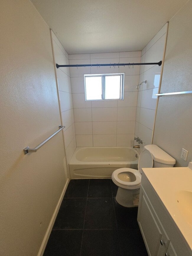 Photo - 3564 Sapphire Dr Unit 4