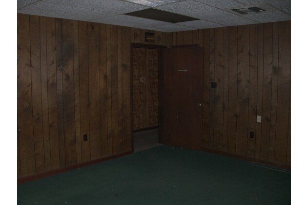 Building Photo - Greenway Apartments Unit A