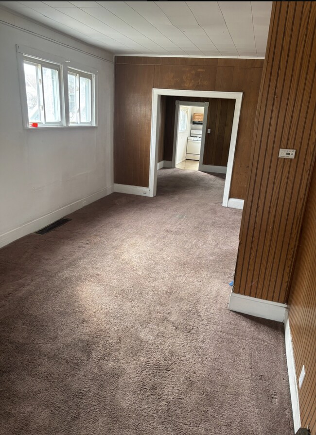 Main floor 3 Bed/1 Bath Available!