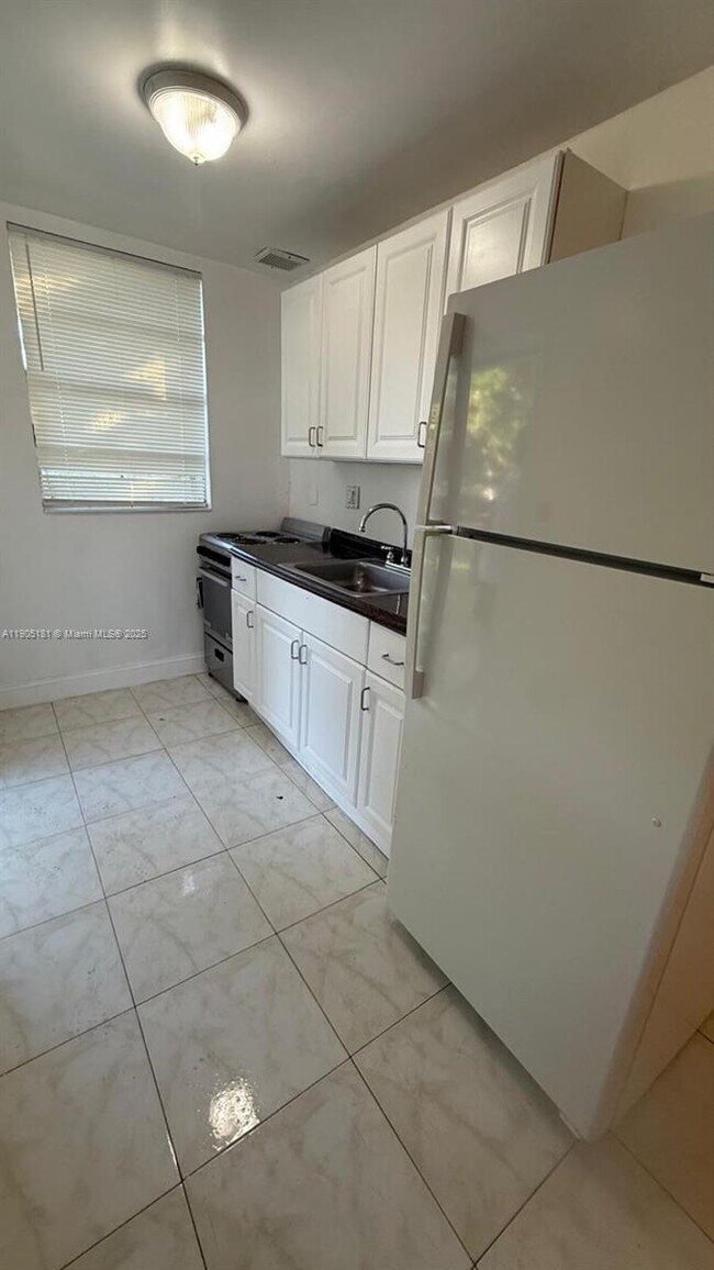 Photo - 2127 Cleveland St Unidad REAR