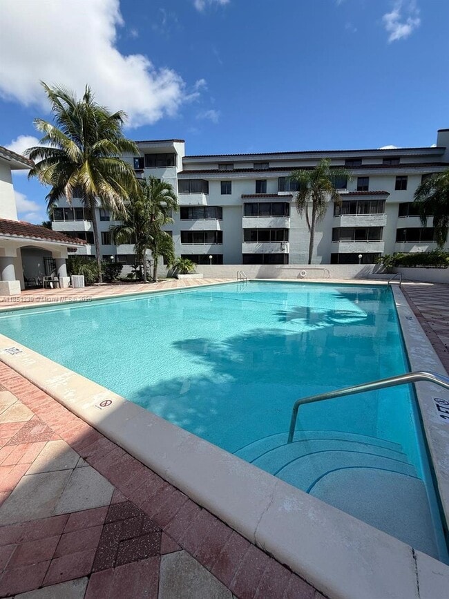 Building Photo - 8335 SW 152nd Ave Unit B409
