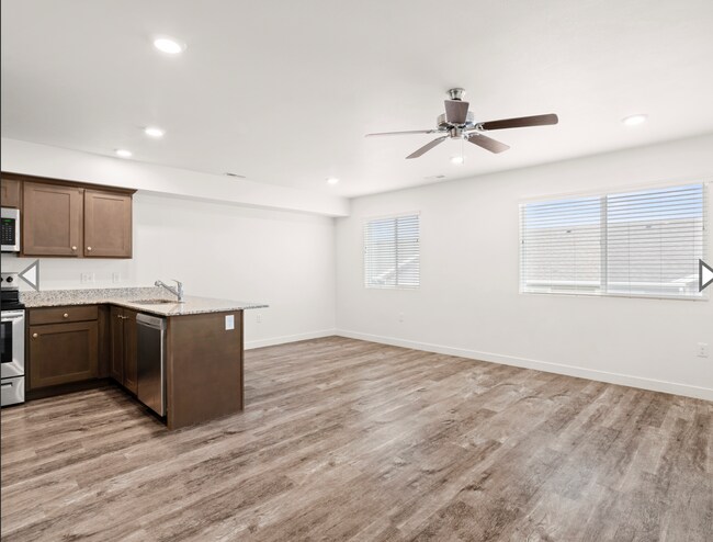 Photo - Lovely 3 bedroom, 3.5 bathroom townhome in Herriman! Unit 14891