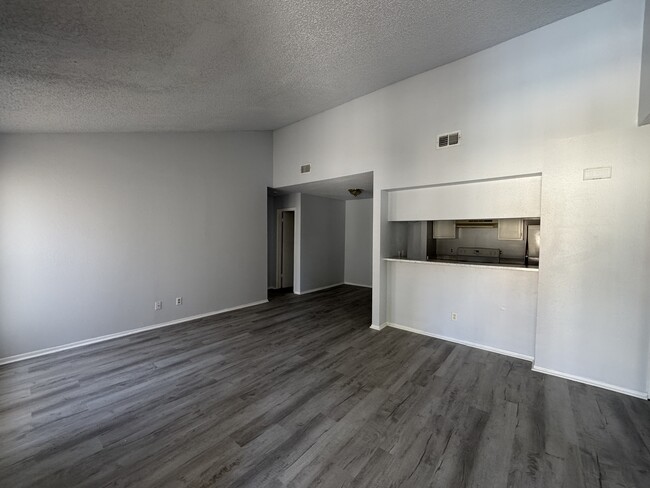 Photo - 2210 Capitan Dr