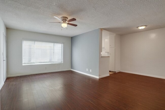 Photo - 6545 S Victoria Ave