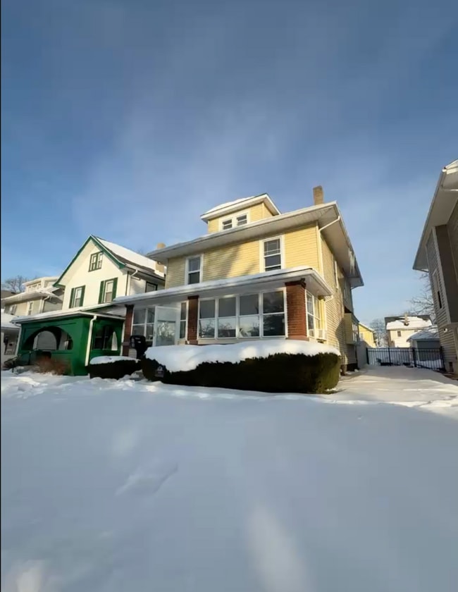 Photo - 836 St Nicholas Ave