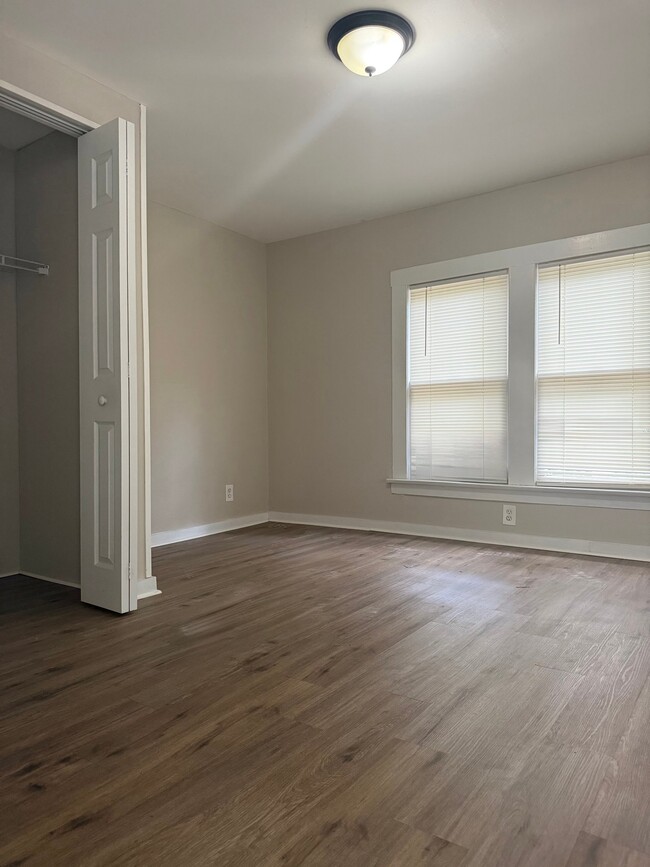 Photo - 319 NE 13th Terrace