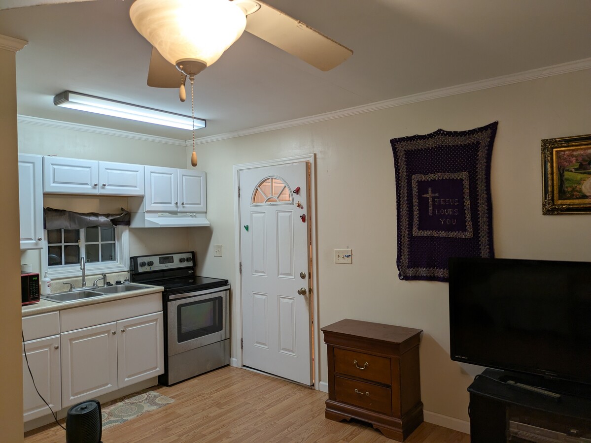 Kitchen, Directv - 6471 Payton Woods Ln Apartment Unit 2 rooms efficiency