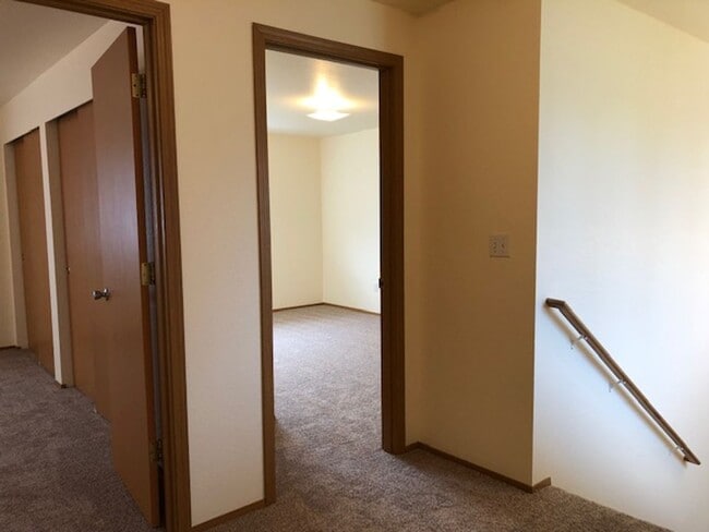 Photo - 15308-15310 Berry Valley Rd SE