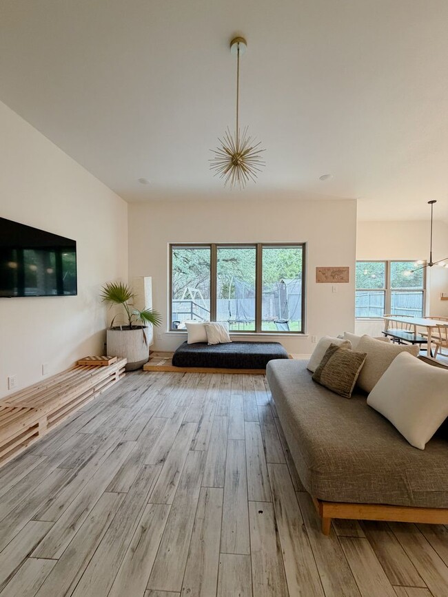Photo - Gorgeous Home - MUST SEE!!