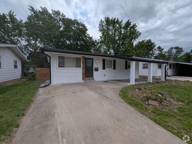 Building Photo - Love on Lilac Rental
