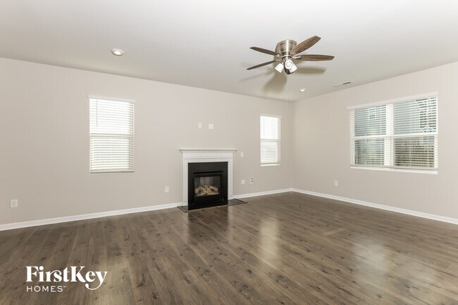 Photo - 304 Whispering Wind Way