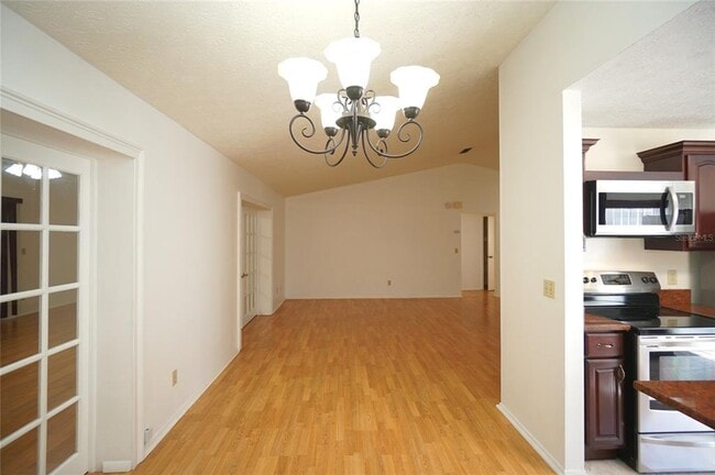 Photo - 6805 S Sheridan Rd