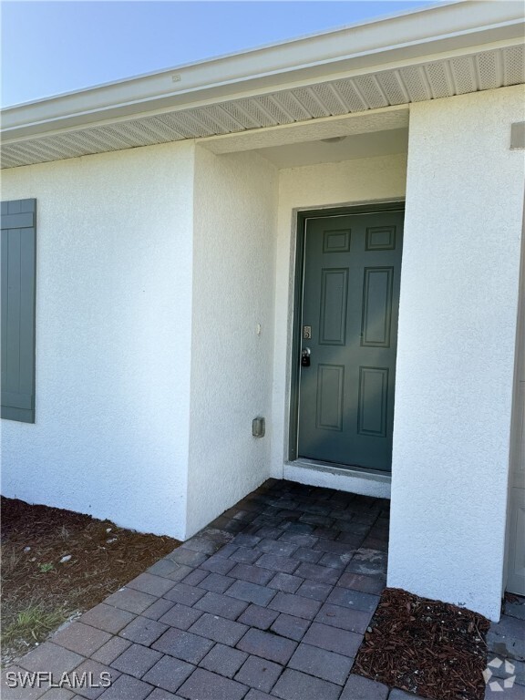 Building Photo - 1814 NE 40th Ln Rental