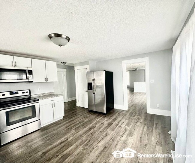 Photo - 105 E 3rd Ave