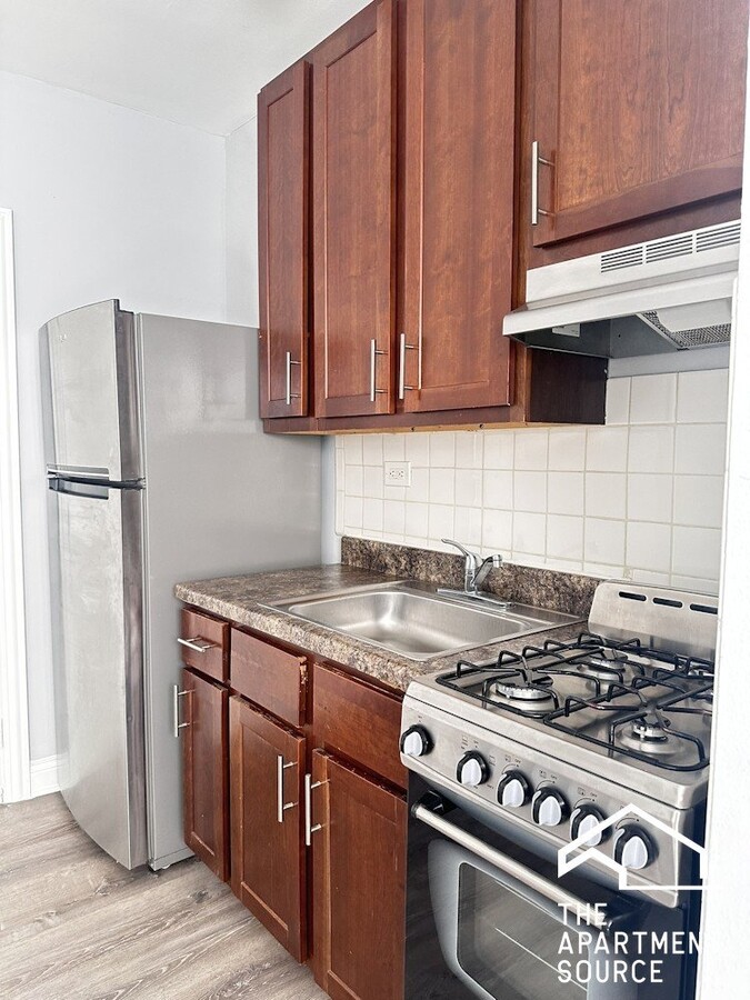 Photo - 4756 N Maplewood Ave Unit 211