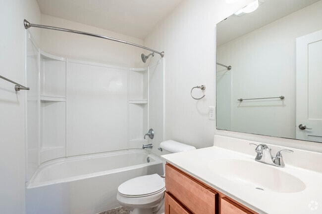 2BR, 2.5BA - 1086SF - Bathroom