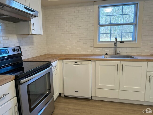 Building Photo - 229 Wildwood Ridge Rental