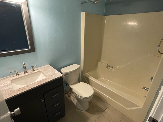 Photo - 18 Plaza Village Rd Unit C