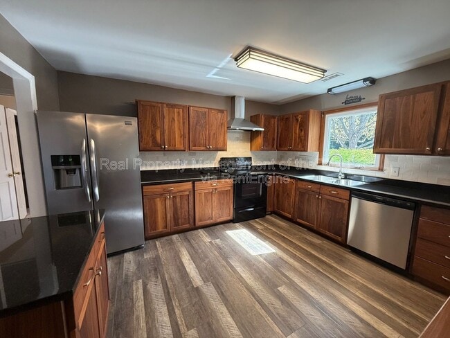 Photo - 916 Spring Hill Ct