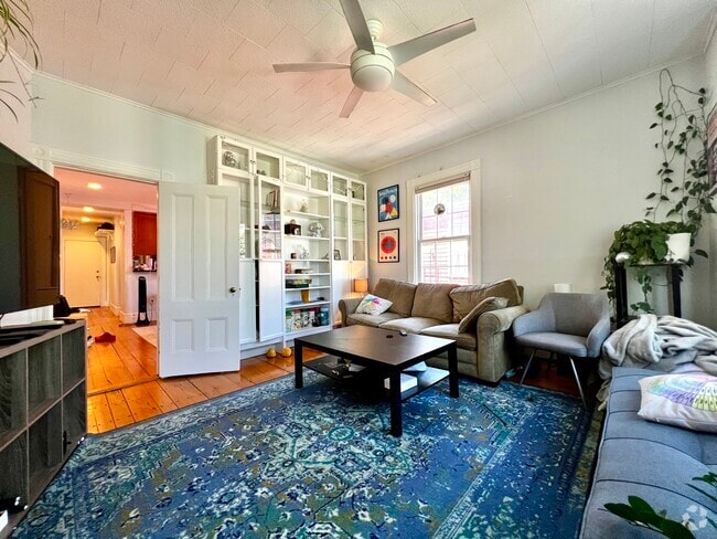 Building Photo - 184 Otis St Unit 2 Rental