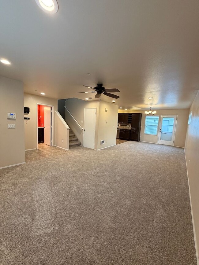 Photo - 2764 Arnold St