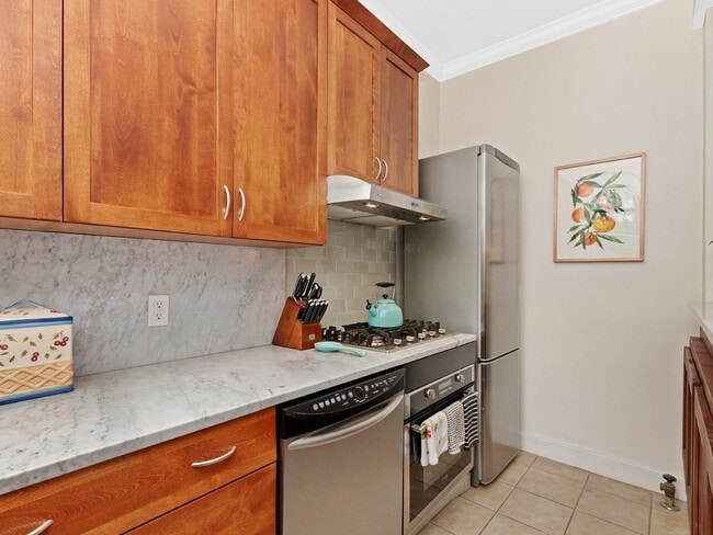 Photo - 340 Tappan St Unidad 1