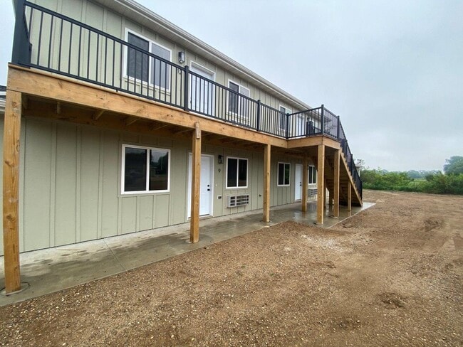 Building Photo - SunHill