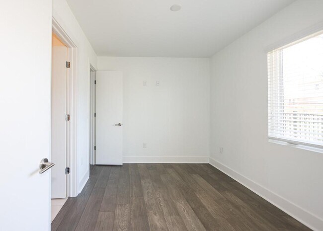 Photo - 1145 Kirkwood Ave SE