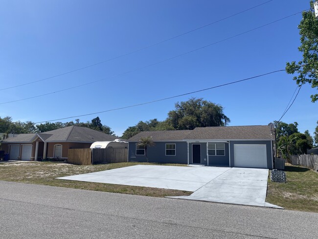 Photo - 12431 Wildrose Ave