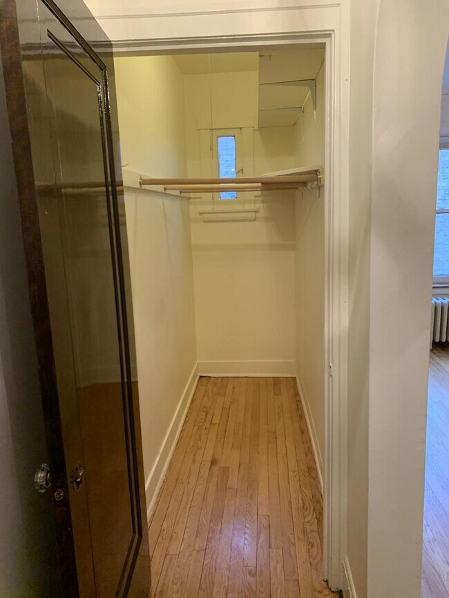 Photo - 1434 W Thome Ave Unit 2B