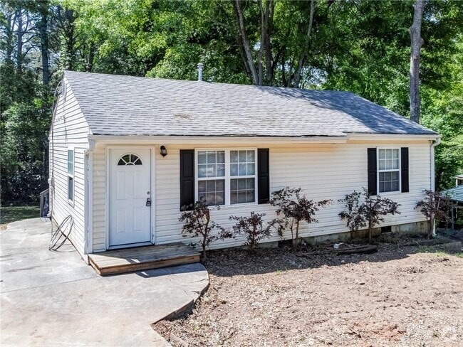 Building Photo - 2053 White Oak Cir Rental