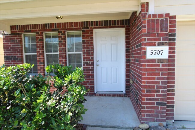 Photo - 5707 Saluda Creek Ln