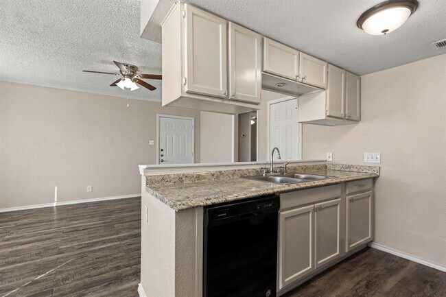 Photo - 6110 Wheless Cove Unit F