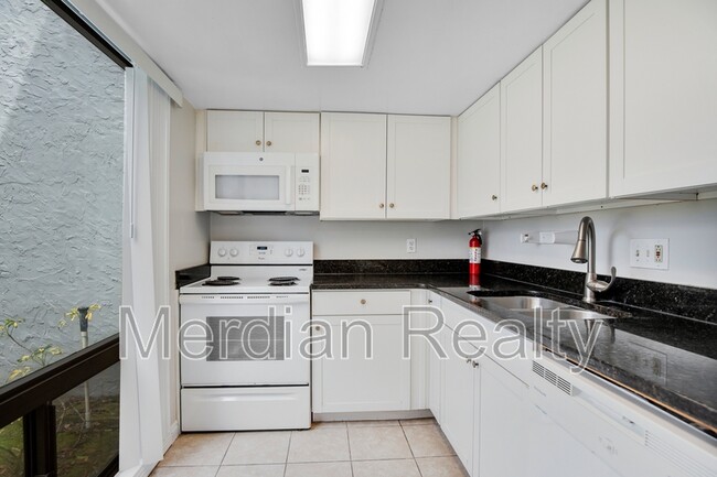 Building Photo - 10 Sheoah Blvd Unit 5 - 1