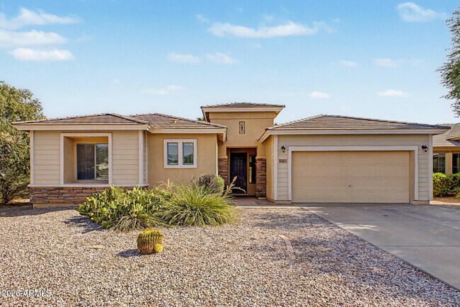 2465 W Quick Draw Way