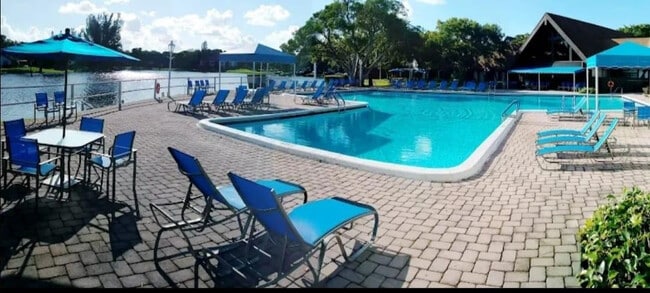 Photo - 3670 Inverrary Dr