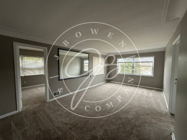 Photo - "Spacious 4-Bed Duplex in Toledo Unit 2