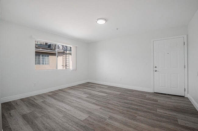 Photo - 6853 Agnes Ave Unidad 4