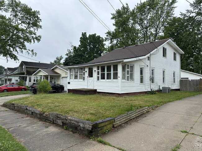 Building Photo - 408 Wirth Ave