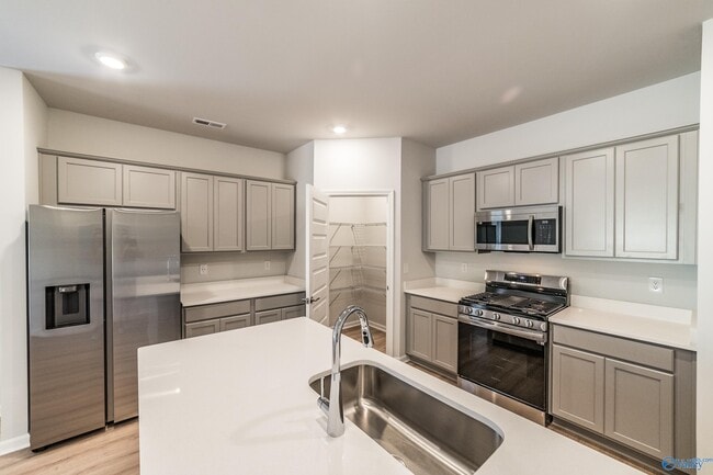 Photo - 14976 Greenleaf Dr