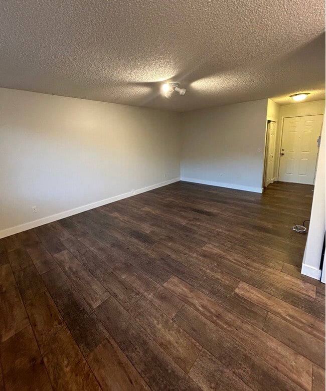 Photo - 740-750 W Powell Blvd