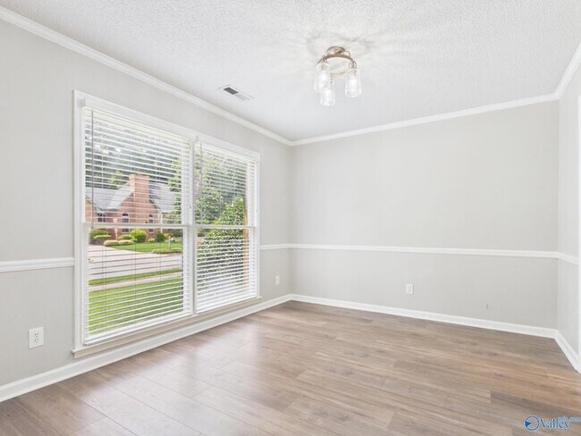 Photo - 102 Montrose Dr