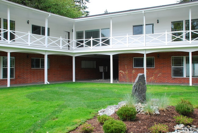 Photo - Clover Creek Manor Apartments