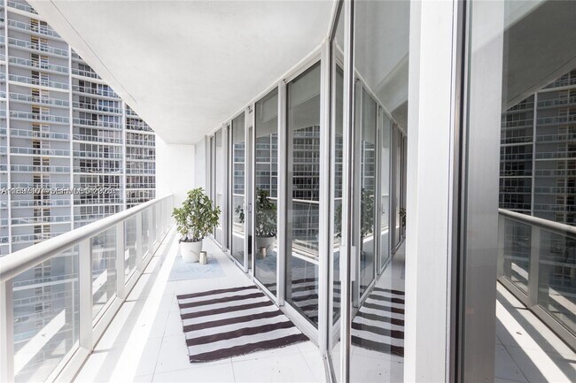 Photo - 465 Brickell Ave Unit 2705