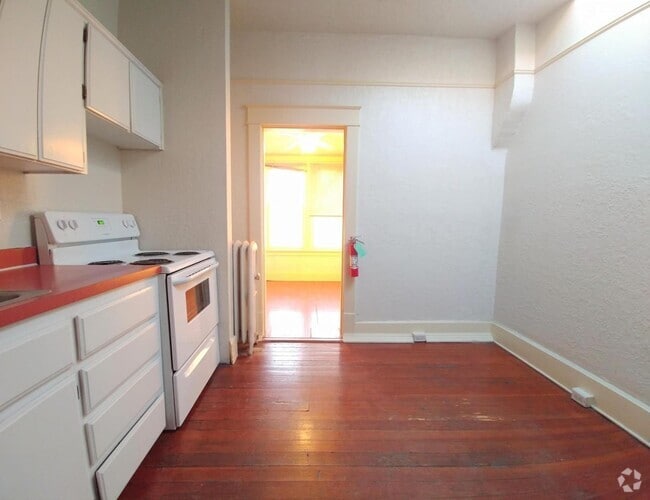 Building Photo - 421 Broadway Blvd SE Unit Apt 8