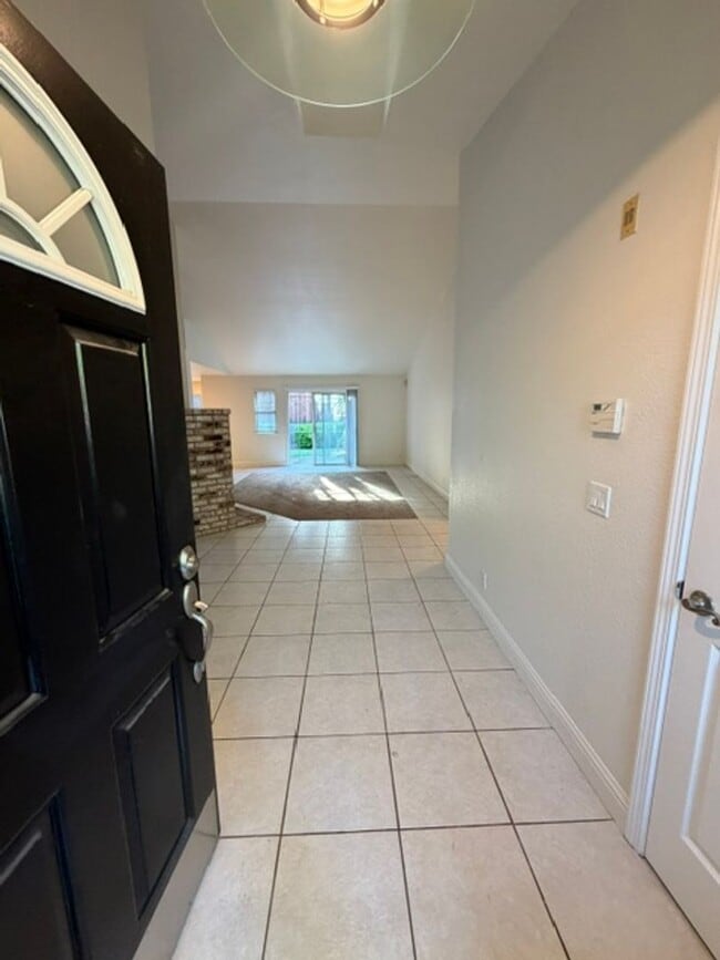 Photo - Beautiful Freshly Painted 3 Bedroom and 2 Bathroom Home in Carmichael $2,995.00 + Water