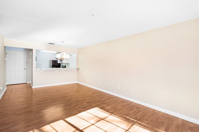 Photo - 153 Riveredge Dr