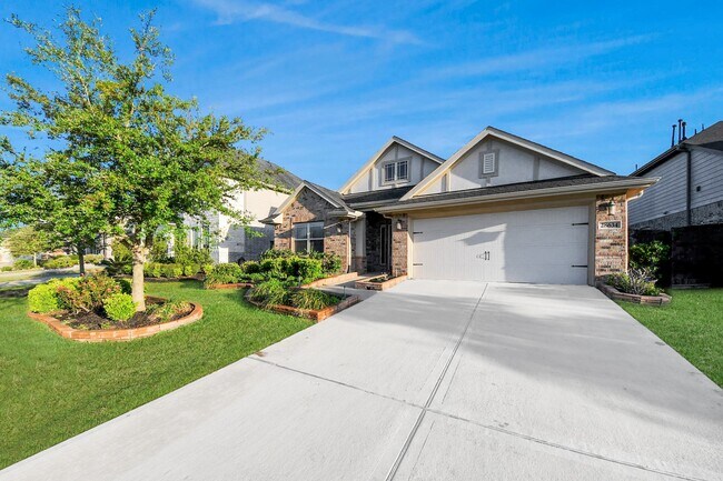 Photo - 28634 Monarch Cliffs Dr